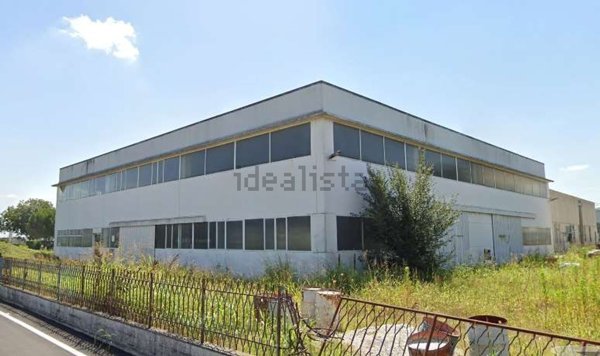 capannone in vendita ad Ostiglia