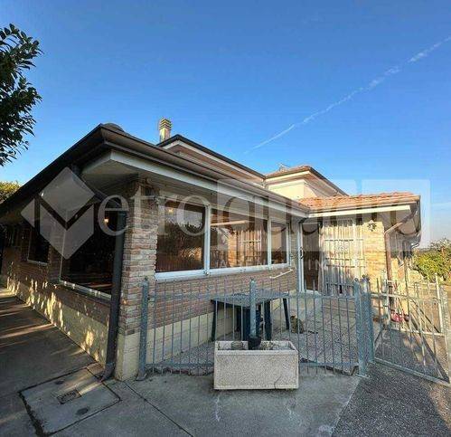 casa indipendente in vendita ad Ostiglia