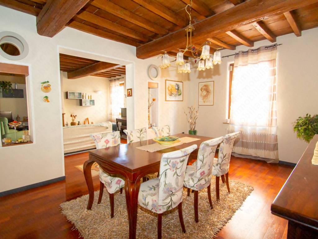 casa indipendente in vendita ad Ostiglia