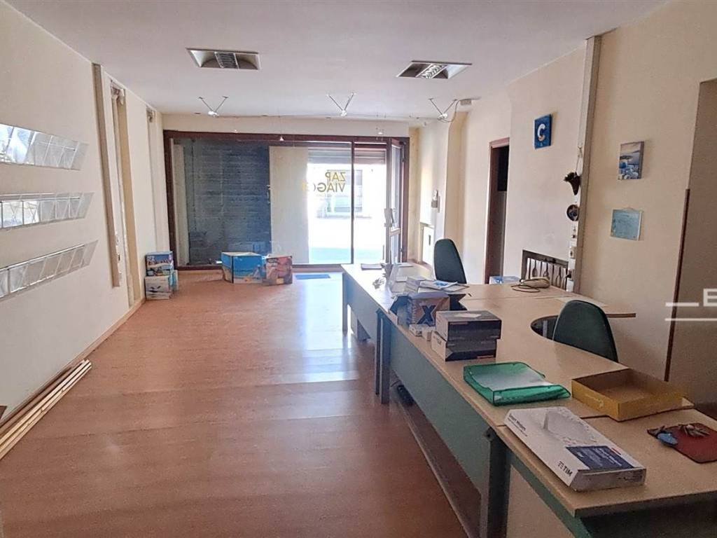 negozio in vendita ad Ostiglia
