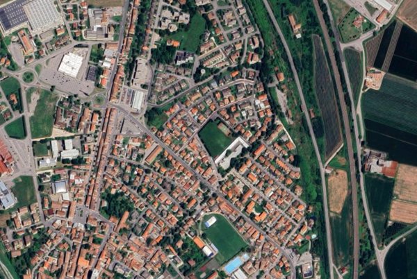 capannone in vendita ad Ostiglia