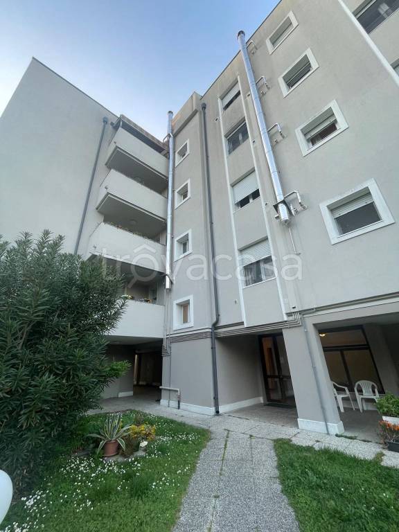 appartamento in vendita ad Ostiglia in zona Bugno San Romano