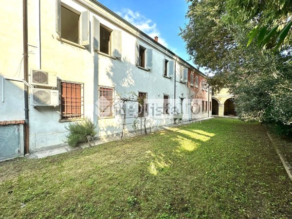 appartamento in vendita ad Ostiglia in zona Bugno San Romano