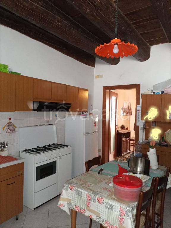 casa indipendente in vendita ad Ostiglia