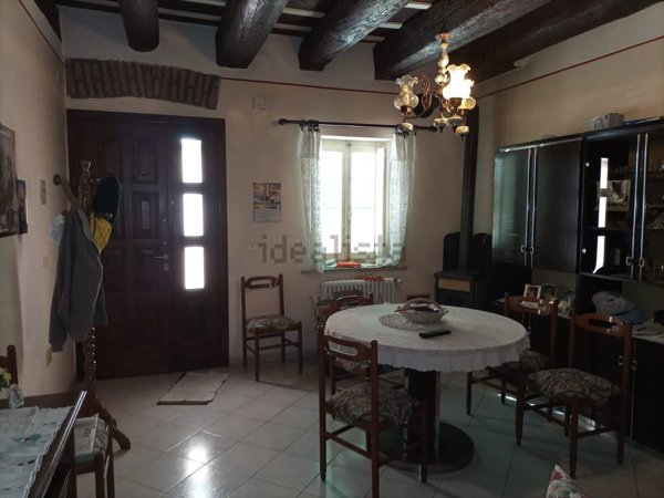 casa indipendente in vendita ad Ostiglia in zona Calandre