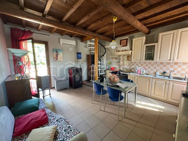 casa indipendente in vendita ad Ostiglia