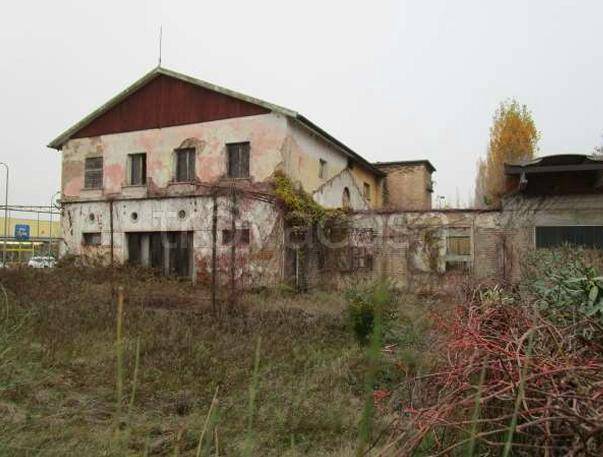 ufficio in vendita ad Ostiglia in zona Bugno San Romano