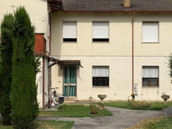 casa indipendente in vendita ad Ostiglia in zona Bugno San Romano