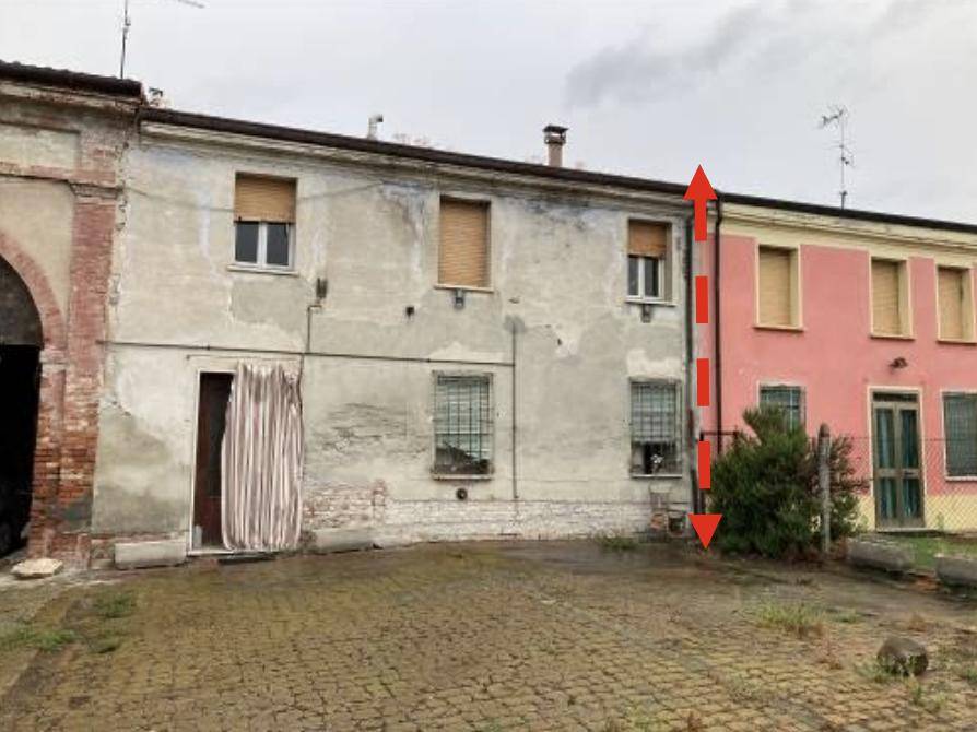 casa indipendente in vendita ad Ostiglia in zona Correggioli