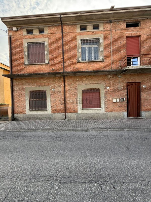 appartamento in vendita ad Ostiglia in zona Bugno San Romano