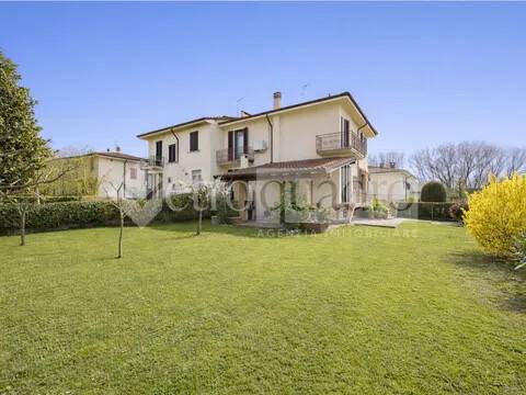 casa indipendente in vendita ad Ostiglia in zona Bugno San Romano