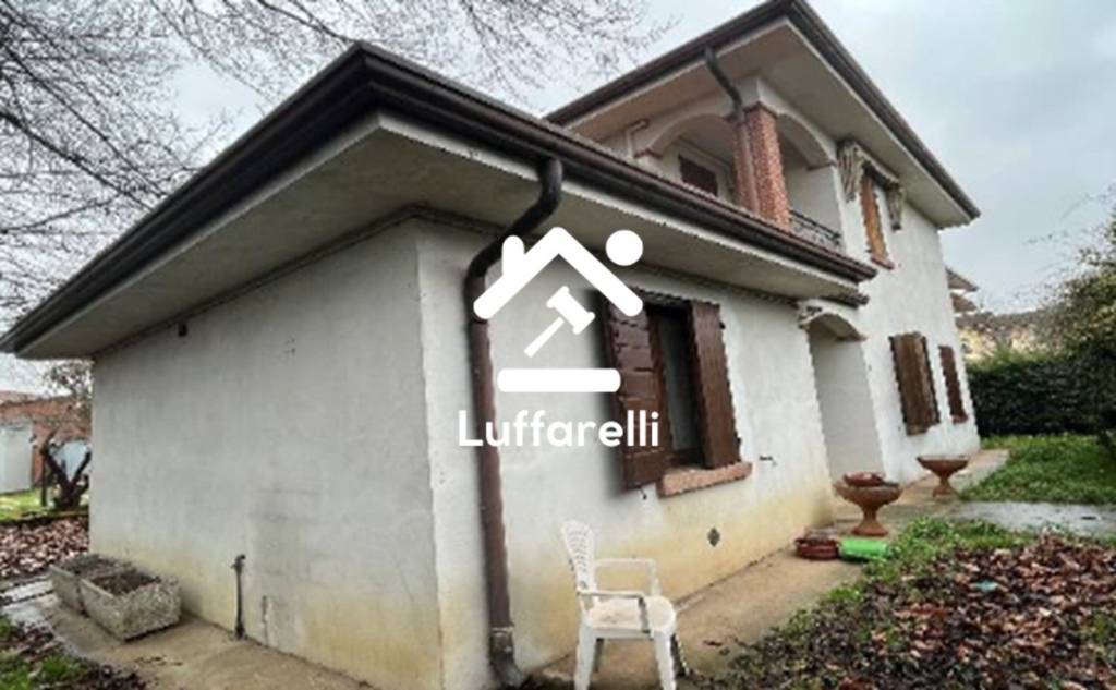 casa indipendente in vendita a Pegognaga