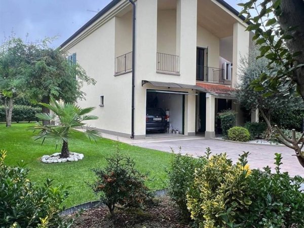 casa indipendente in vendita a Pegognaga