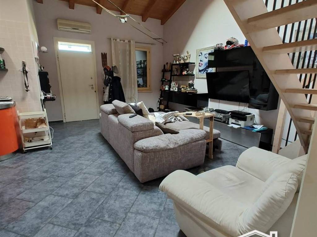 casa indipendente in vendita a Pegognaga in zona Polesine