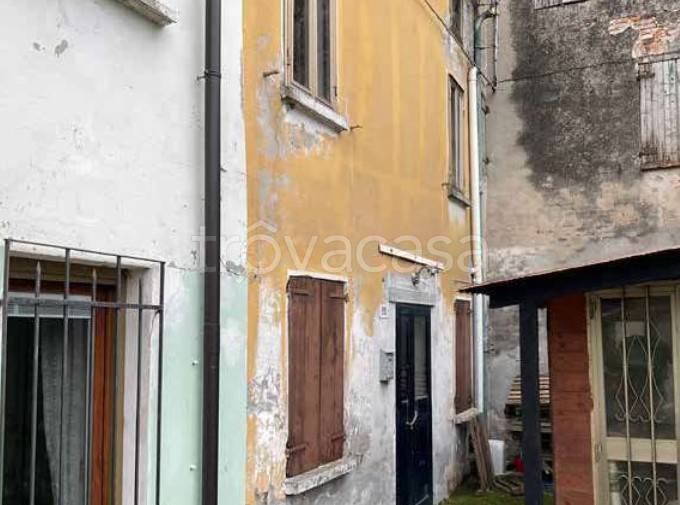 casa indipendente in vendita a Pegognaga