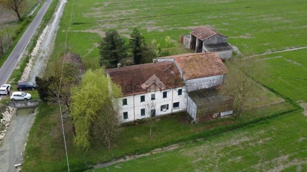 casale in vendita a Pegognaga