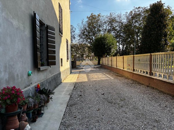 casa indipendente in vendita a Pegognaga