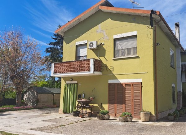 casa indipendente in vendita a Pegognaga