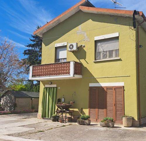 casa indipendente in vendita a Pegognaga