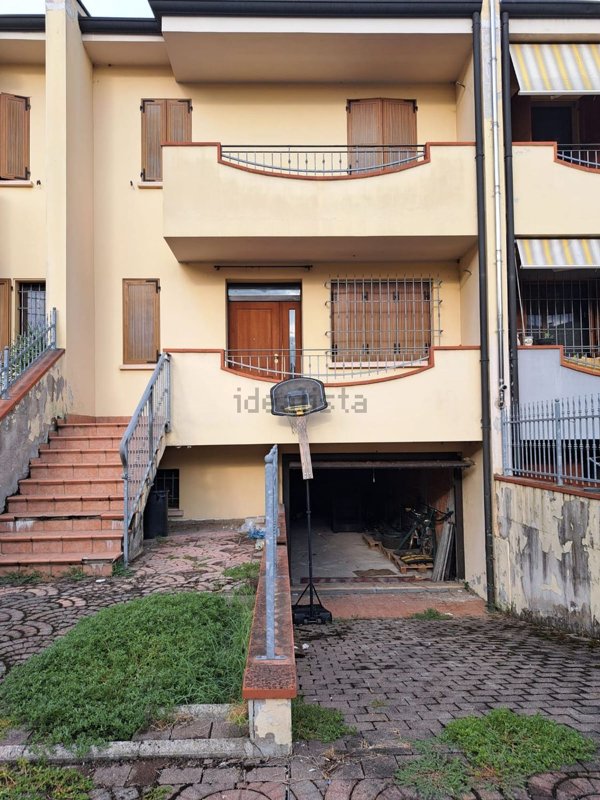 casa indipendente in vendita a Pegognaga