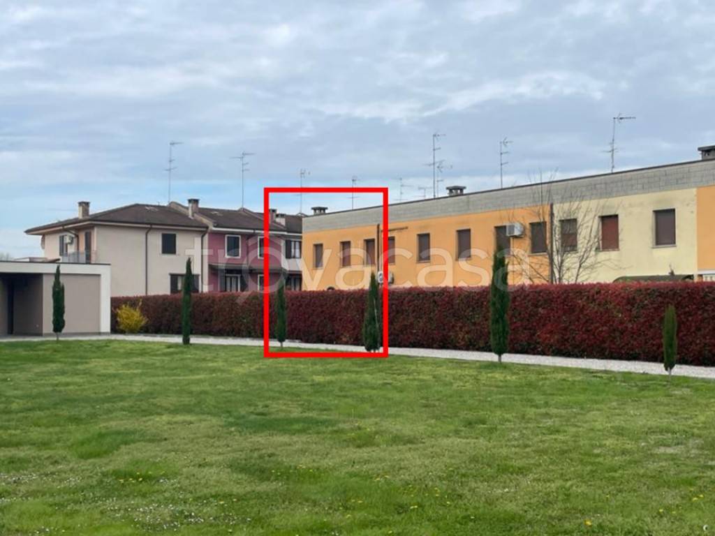 casa indipendente in vendita a Pegognaga