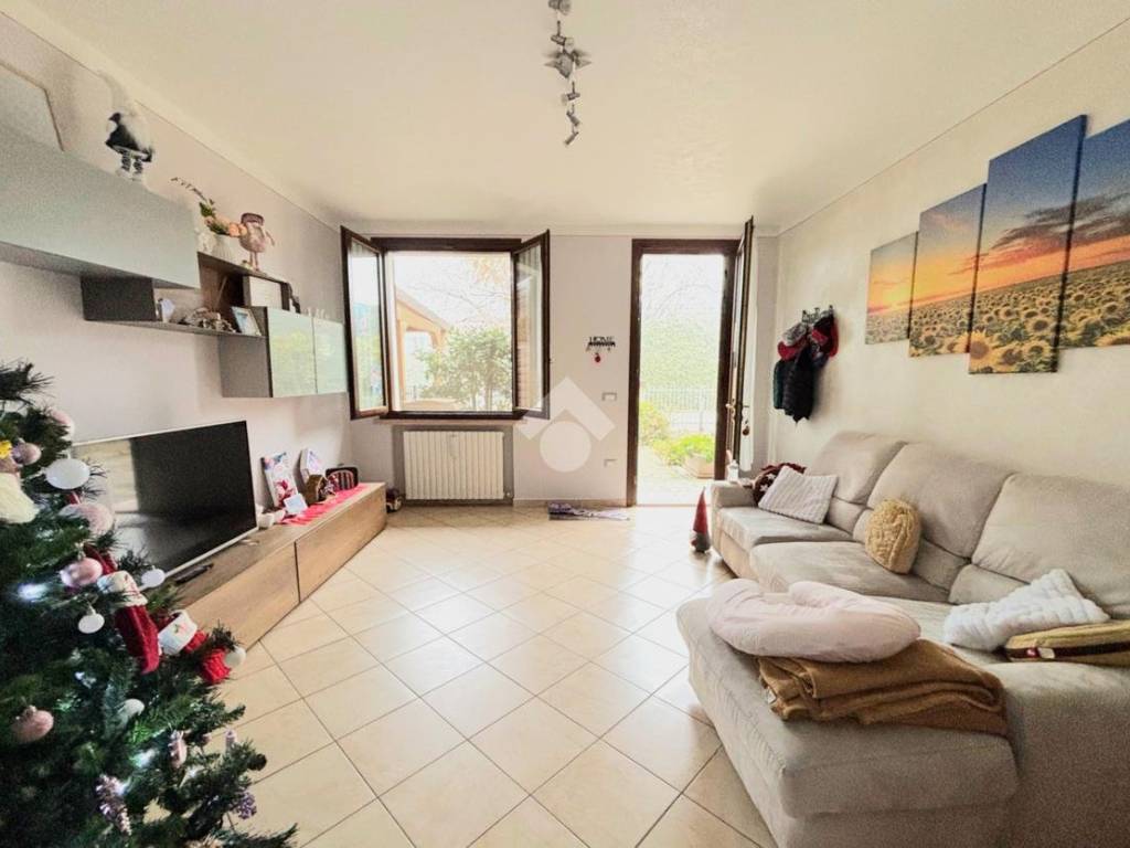 casa indipendente in vendita a Pegognaga