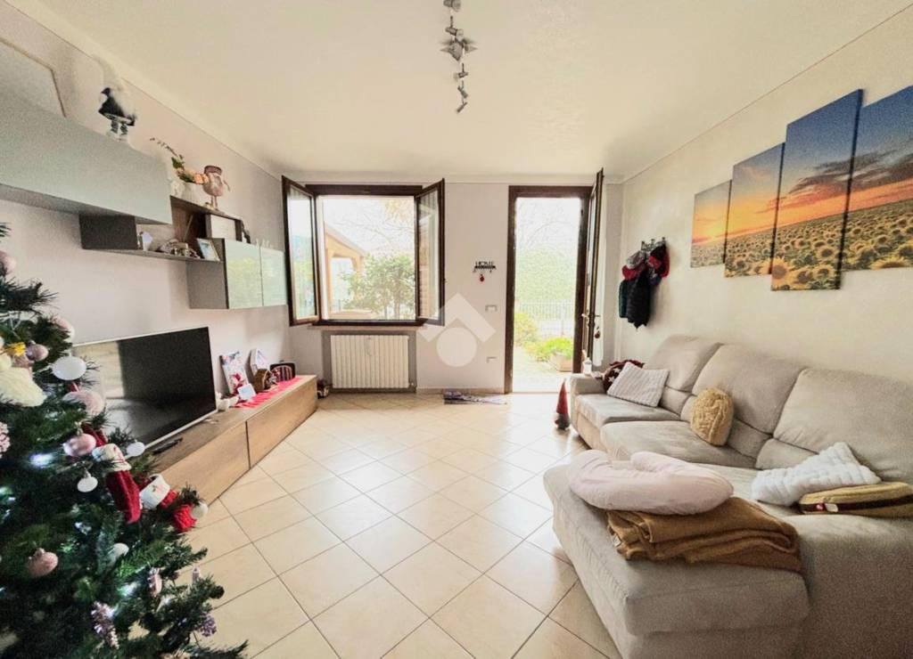 casa indipendente in vendita a Pegognaga