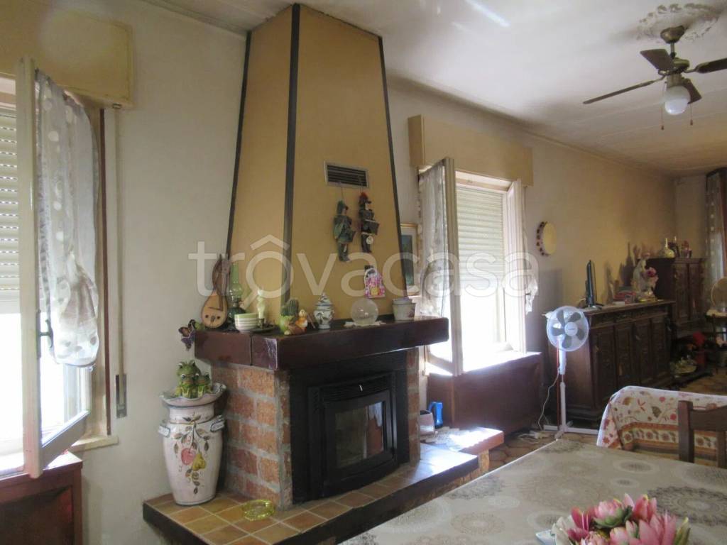 casa indipendente in vendita a Pegognaga