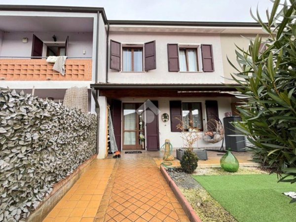 casa indipendente in vendita a Pegognaga