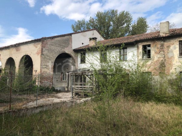 casa indipendente in vendita a Pegognaga