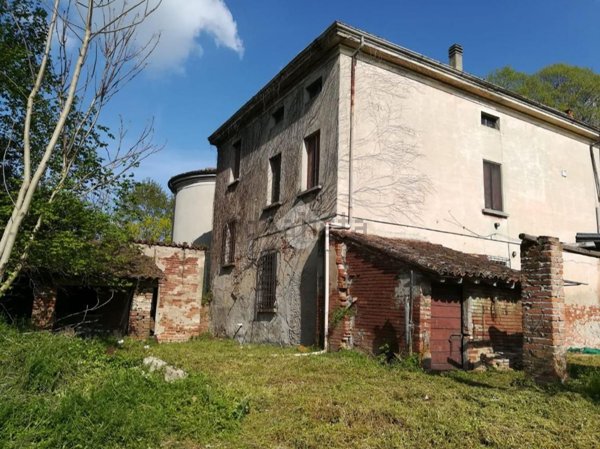 casa indipendente in vendita a Pegognaga in zona Sacca
