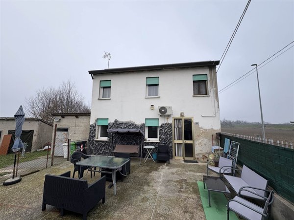 casa indipendente in vendita a Pegognaga in zona Polesine