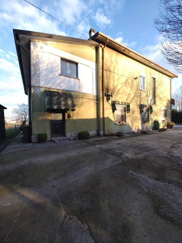 casa indipendente in vendita a Pegognaga in zona Polesine