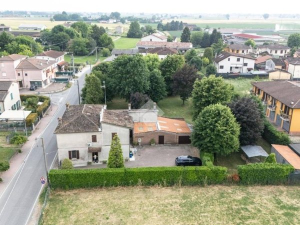 casa indipendente in vendita a Pegognaga in zona Polesine