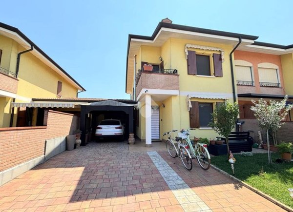 casa indipendente in vendita a Pegognaga