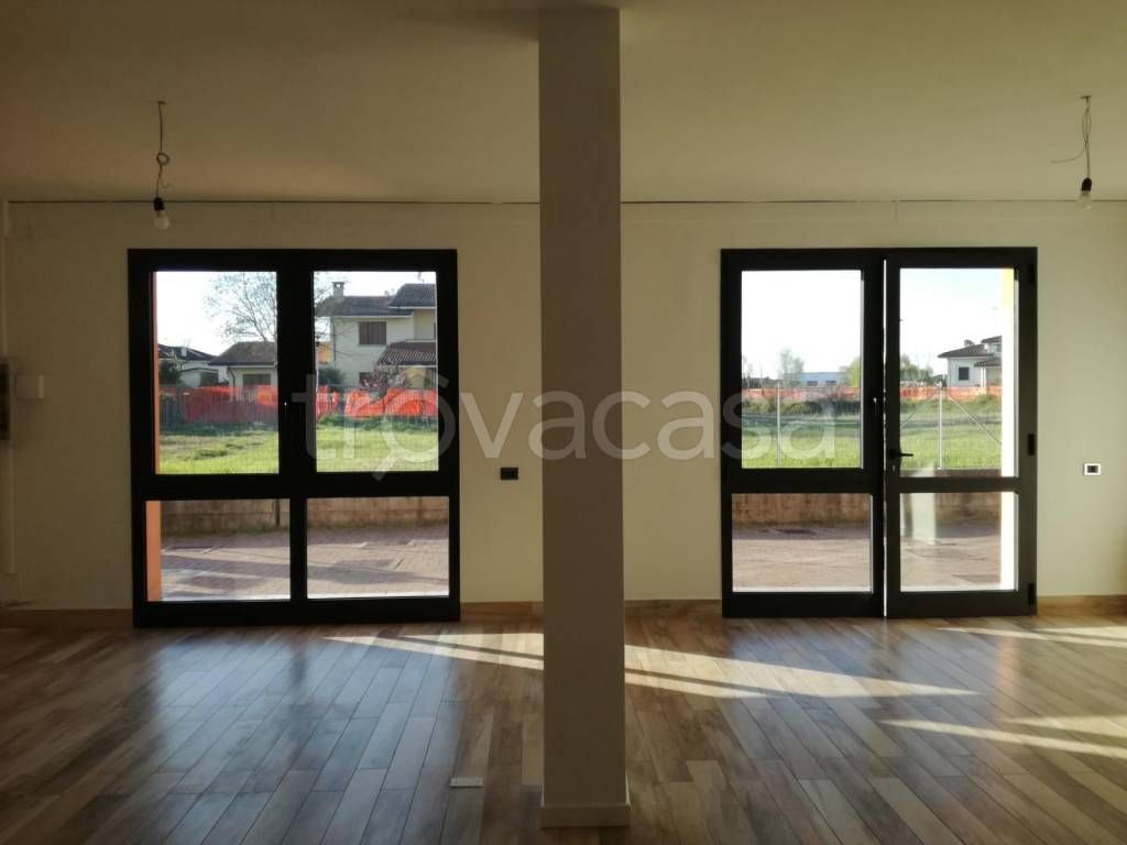 negozio in vendita a Pegognaga