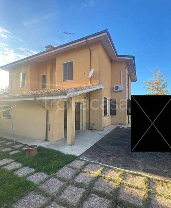 casa indipendente in vendita a Pegognaga