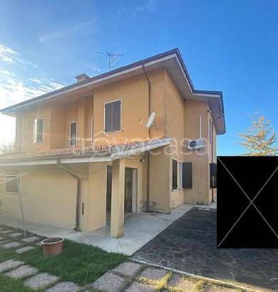 casa indipendente in vendita a Pegognaga