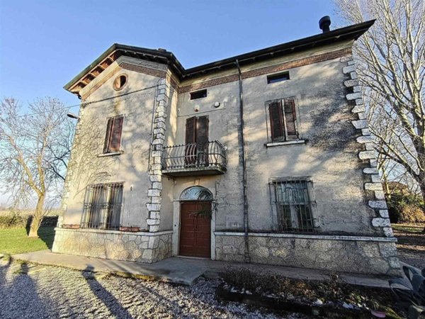 casa indipendente in vendita a Pegognaga
