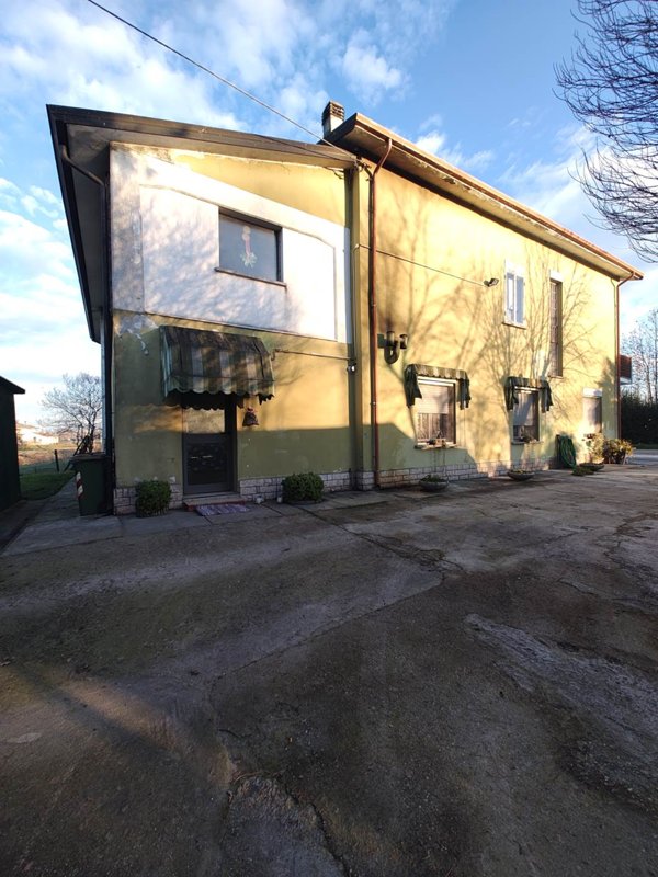 casa indipendente in vendita a Pegognaga