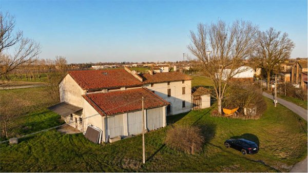 mansarda in vendita a Pegognaga in zona Polesine