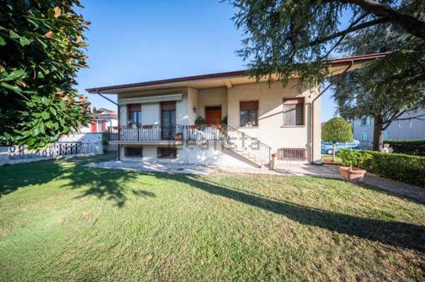casa indipendente in vendita a Pegognaga