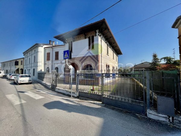 casa indipendente in vendita a Piubega