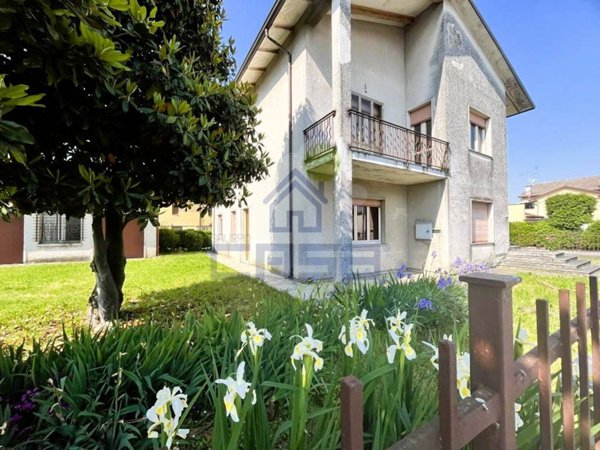 casa indipendente in vendita a Piubega