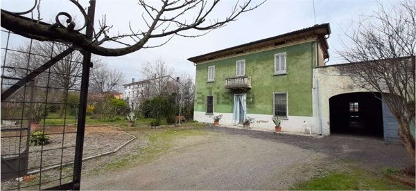 casa indipendente in vendita a Piubega