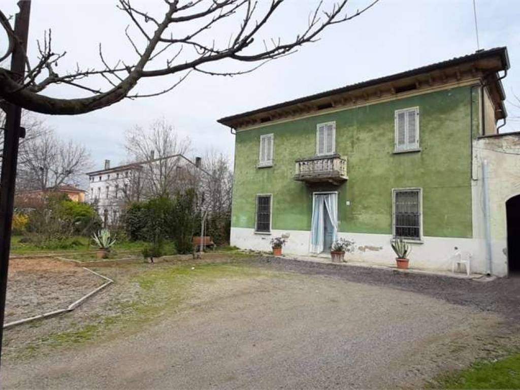 casa indipendente in vendita a Piubega