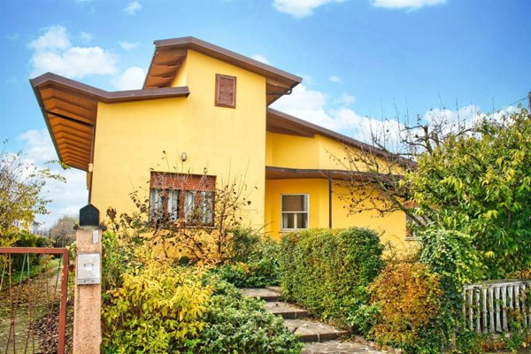 casa indipendente in vendita a Piubega