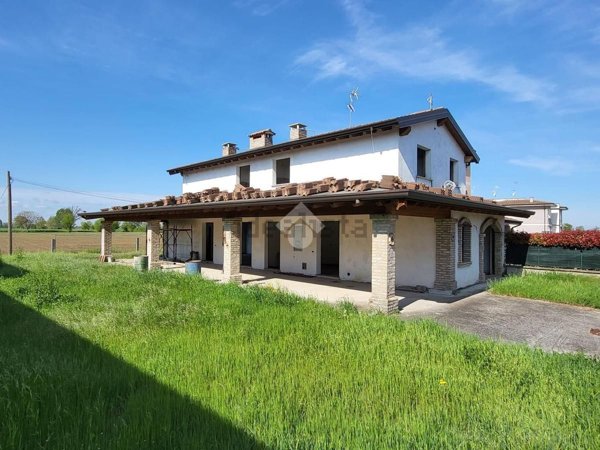 casa indipendente in vendita a Piubega