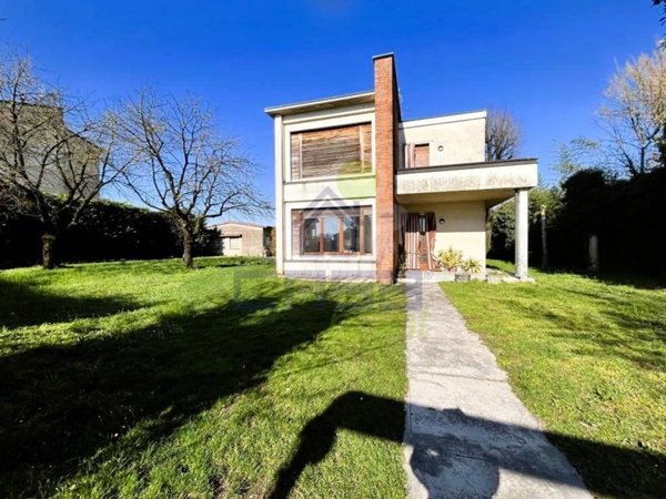 casa indipendente in vendita a Piubega