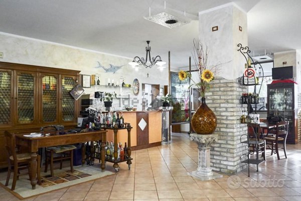 locale commerciale in vendita a Piubega